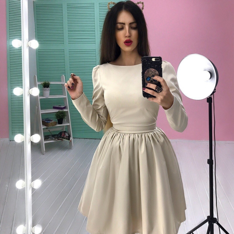 Платье колокол с пышными рукавами