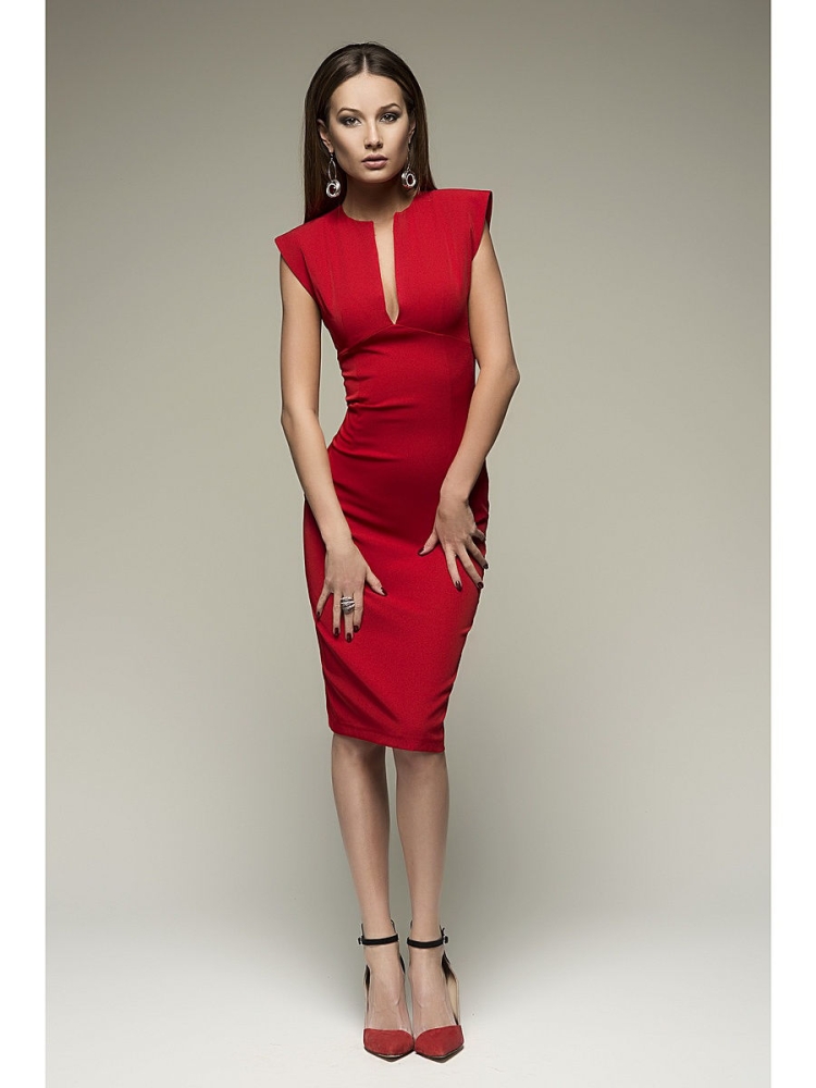 Красное платье