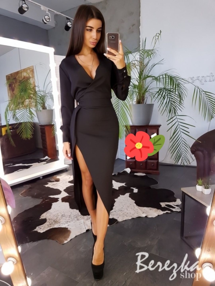 Платье футляр с разрезом