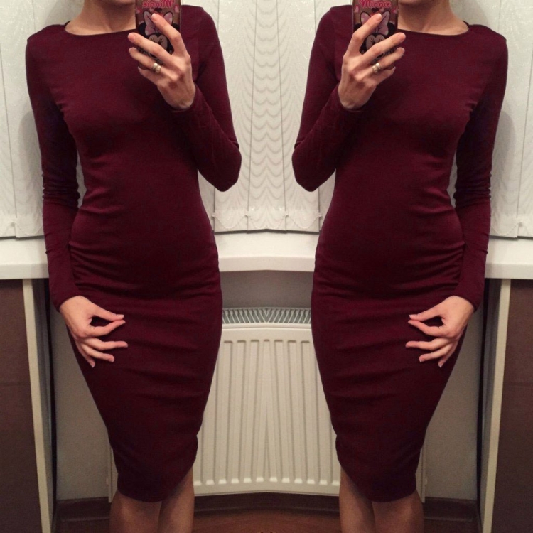 Платье облегающее ниже колен