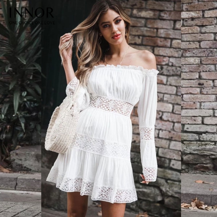 Платье с кружевом белое