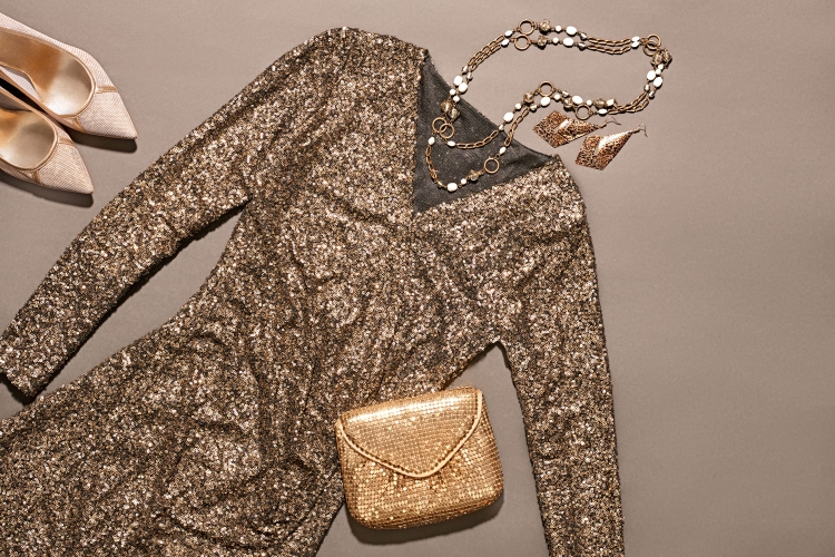 Золотое платье с пайетками клатч