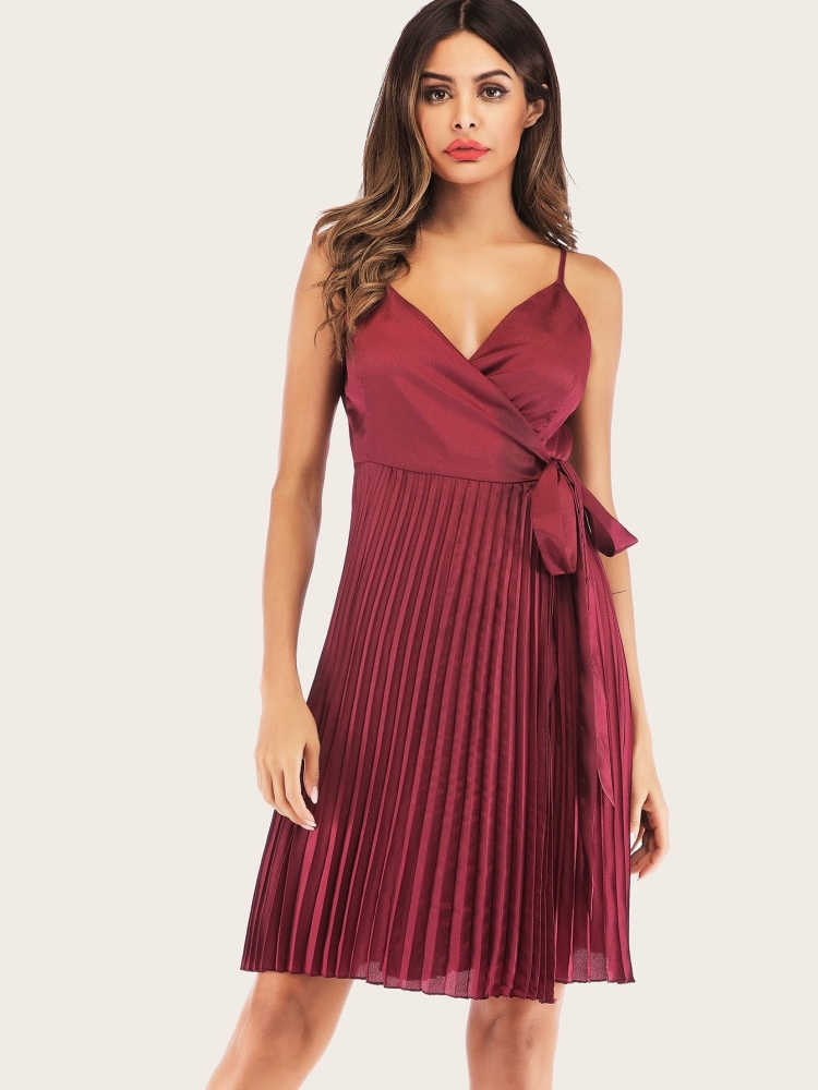 Вечернее платье с плиссированной юбкой