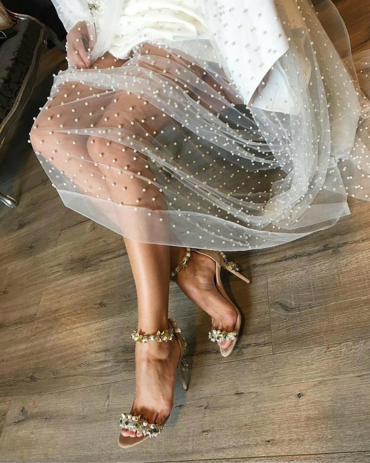 Платье из фатина с бусинами