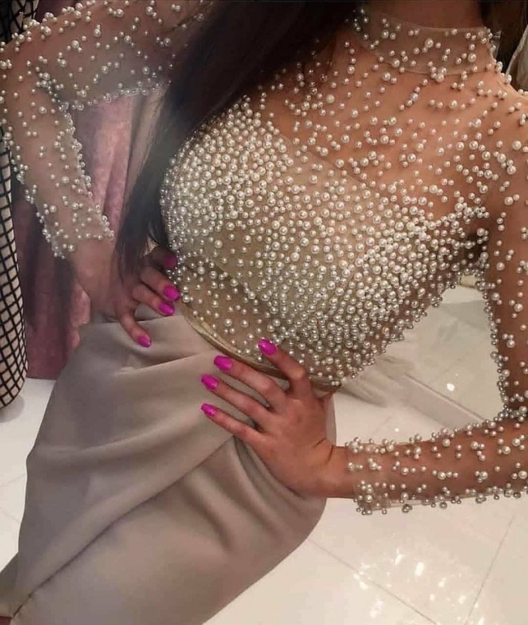 Платье с бусинами