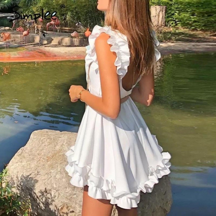 Летнее платье с открытой спиной