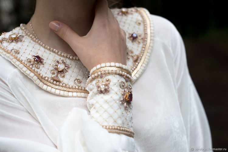 Украшение одежды бисером