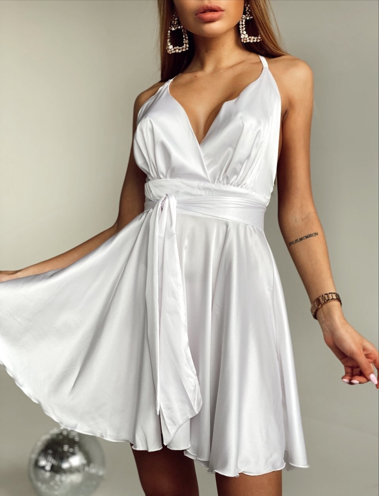 Белое шелковое платье