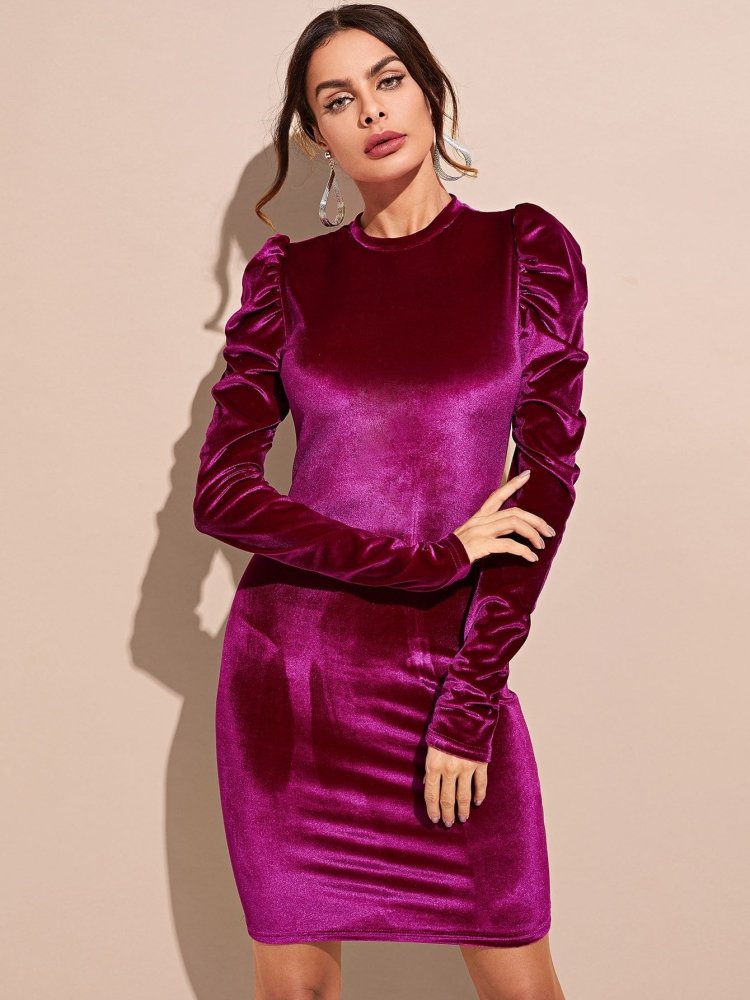 Платье зеленое бархатное Trendyol