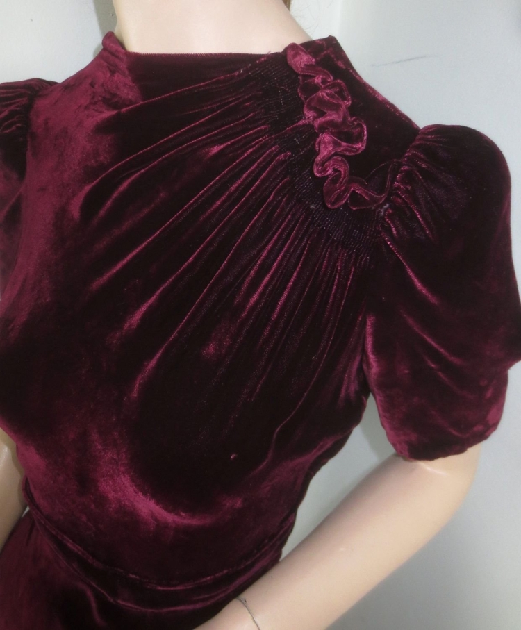 Платье из панбархата от Кутюр