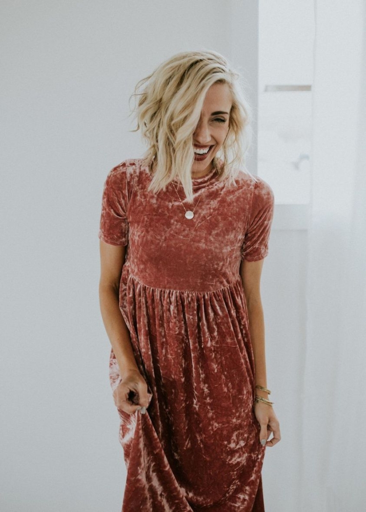 Бархатное платье bonprix