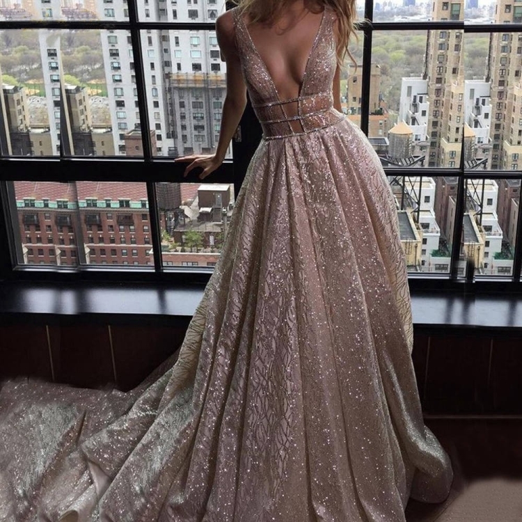 Шикарные вечерние платья
