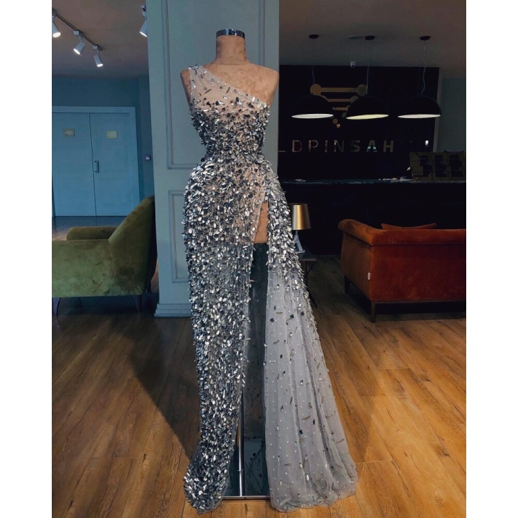 Валдрин Сахити дизайнер