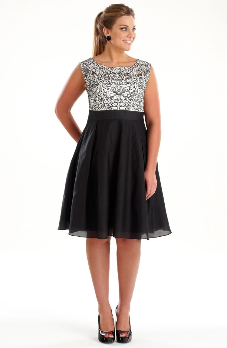 Модное нарядное платье для девочки