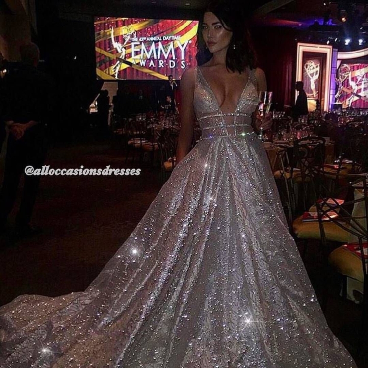 Блестящее свадебное платье