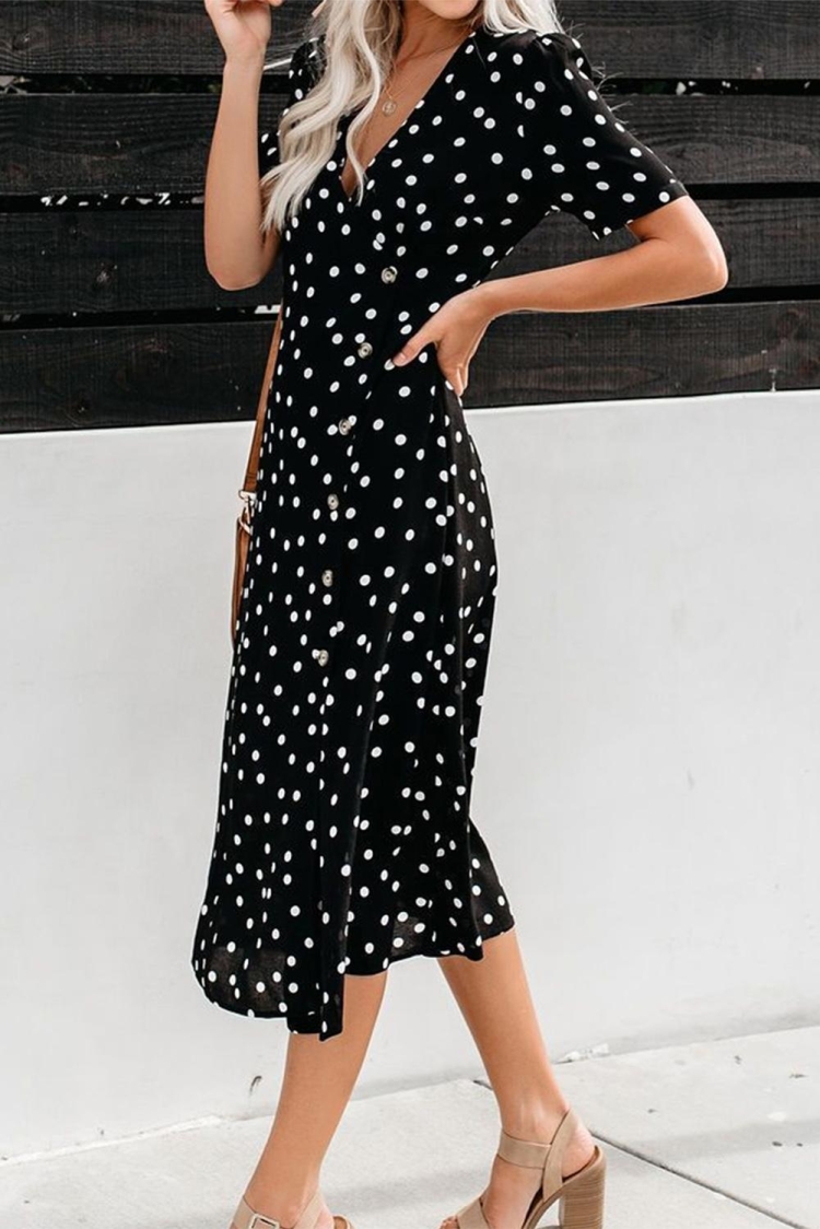 Красное платье в горошек длинное