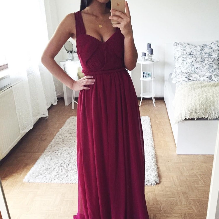 Платье в пол в цвете марсала атлас