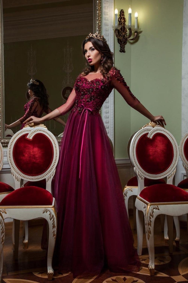 Вечерние платья бордового цвета