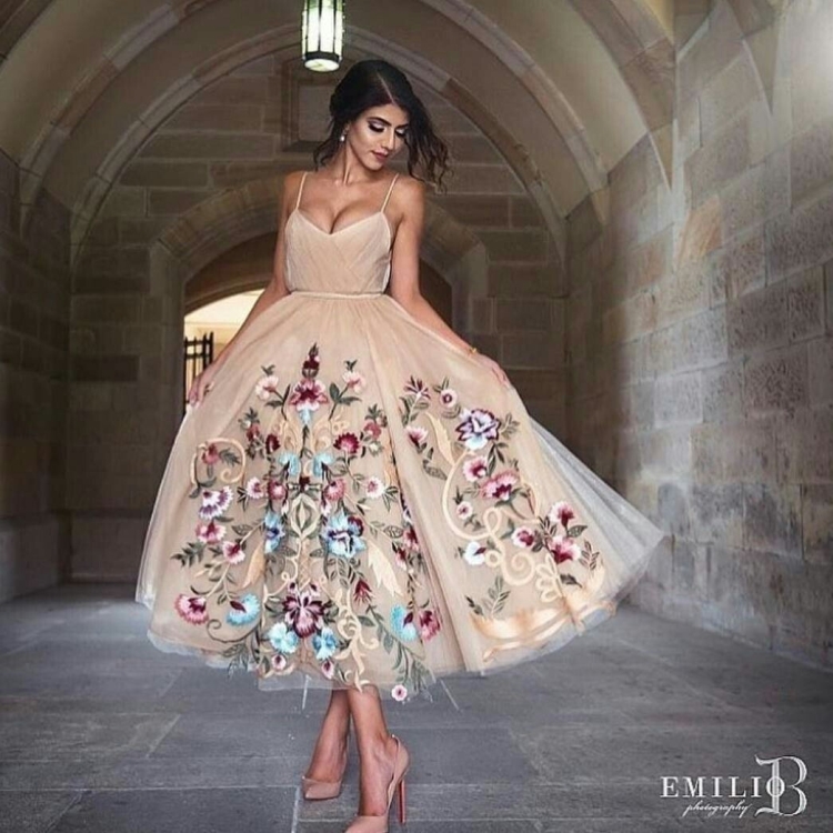 Платья женские стильные из шелка фасоны