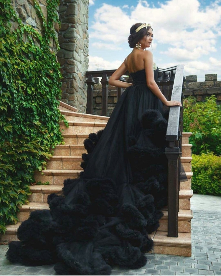 Черное платье на свадьбу