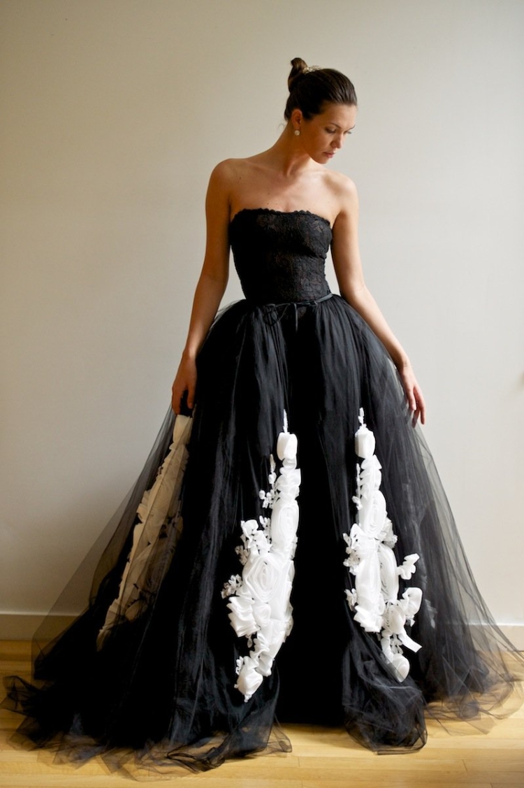 Черное свадебное платье