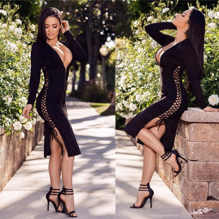 Платье с открытыми боками