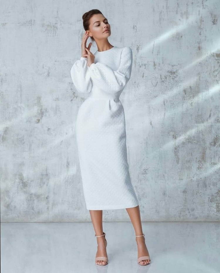 Стильное свадебное платье миди