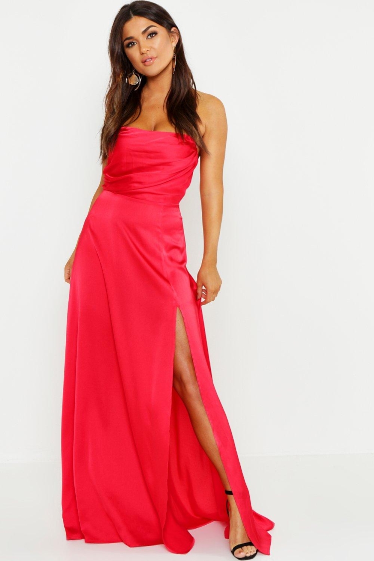 Атласное платье без бретелек