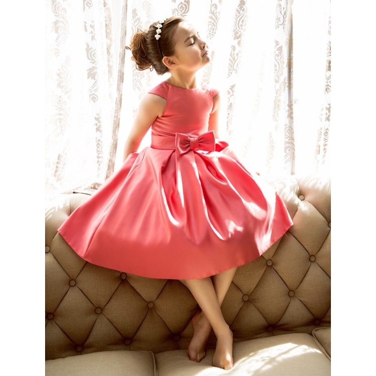 Платье из атласа для девочки