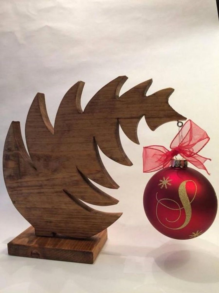 Новогодние поделки из дерева