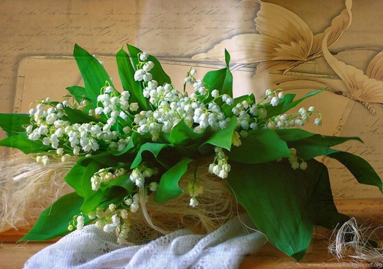 Ландыши в вазе