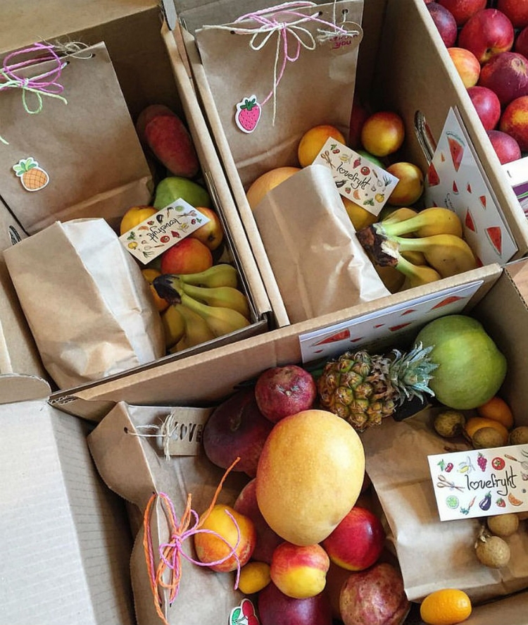 Подарочная коробка с фруктами