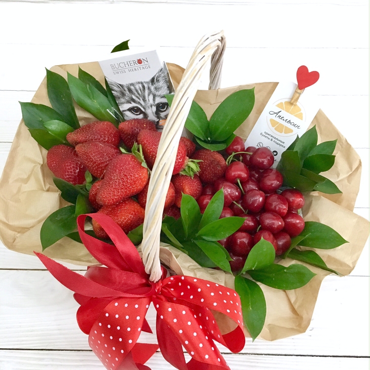 Красиво упаковать ягоды