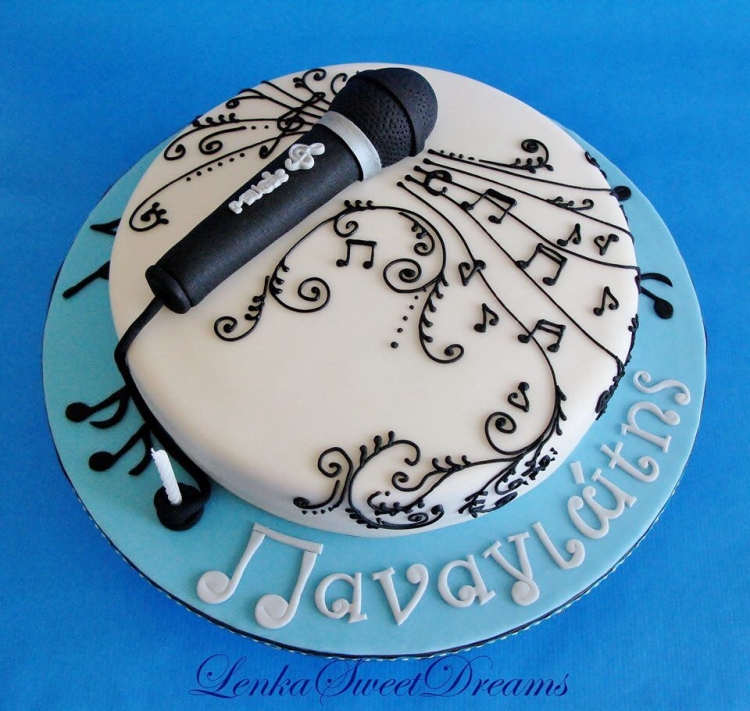 Торт с микрофоном
