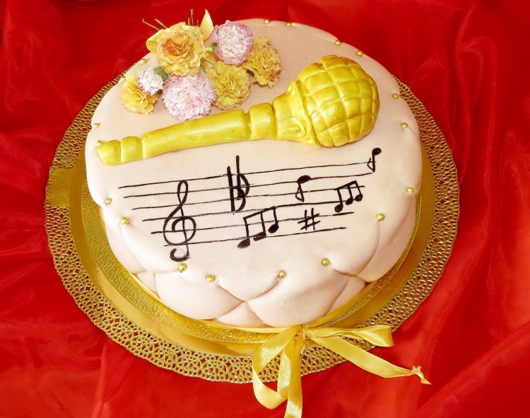 С днём рождения музыканту