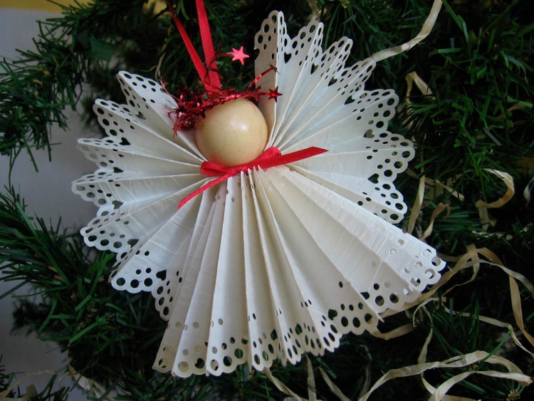 Ангелочки из бумаги на елку