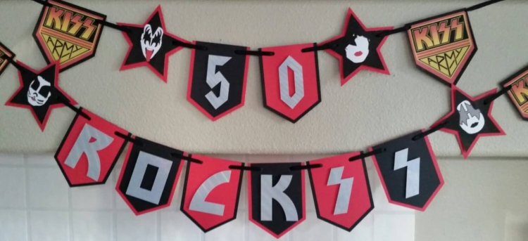 Растяжка с днем рождения в стиле рок