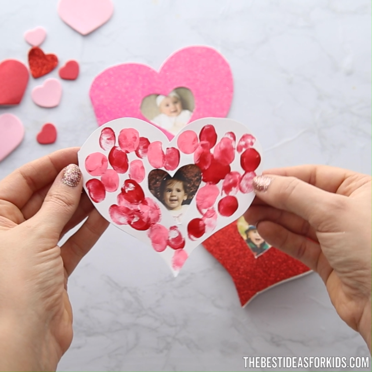 Сердечко из пальцев поделка