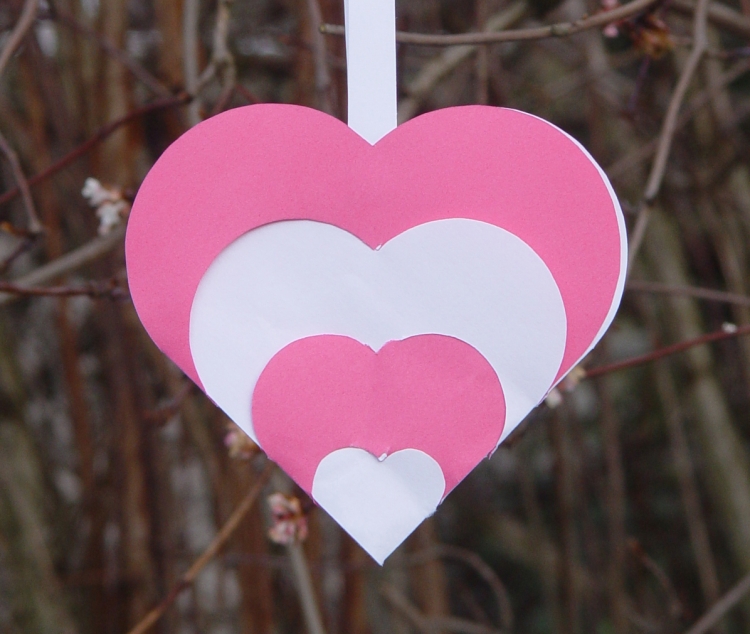 Воздушные сердечки из бумаги