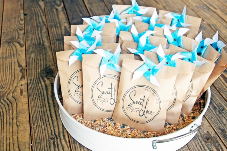 Оригинальные подарки гостям на свадьбу