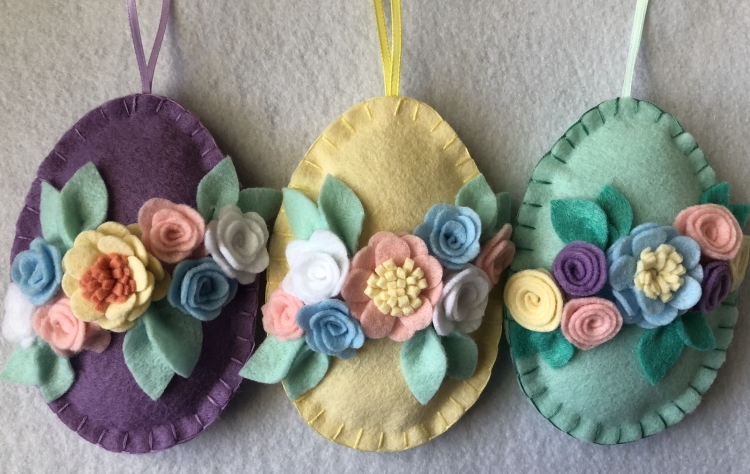 Пасхальные цветы из фетра