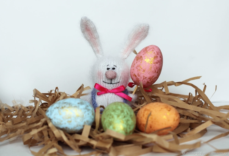 Пасхальный заяц игрушка