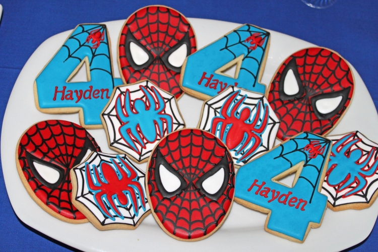 Пряники в стиле человек паук