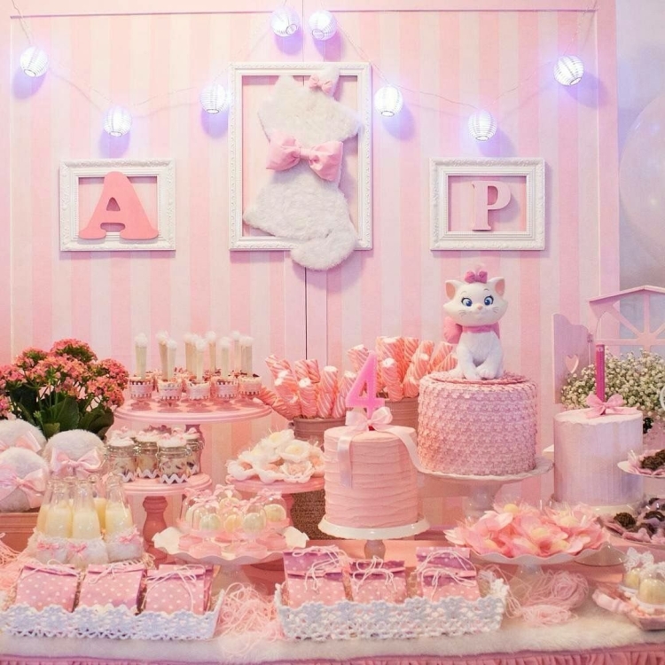 Оформление стола на выписку девочки