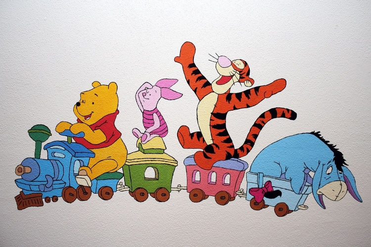 Мультяшные рисунки на стене
