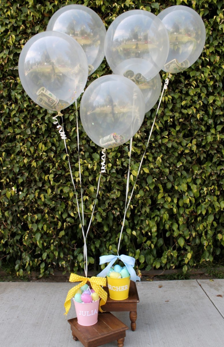 Воздушный шар с деньгами