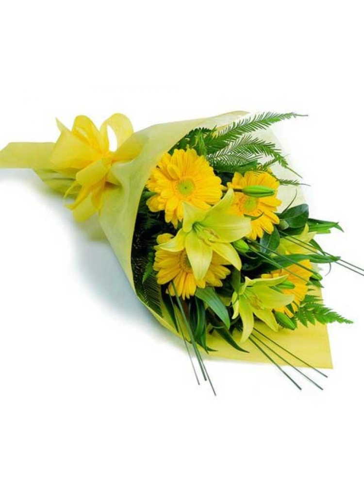 Букет с желтыми хризантемами и другими цветами