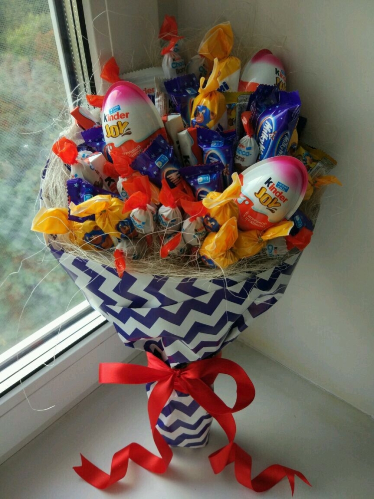 Детские букеты из сладостей