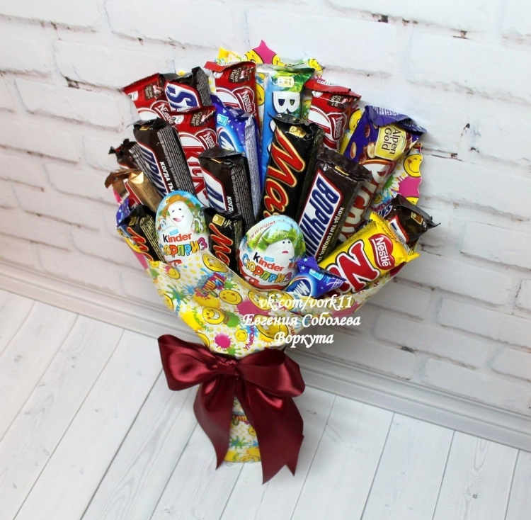 Букет из сладостей для мальчика