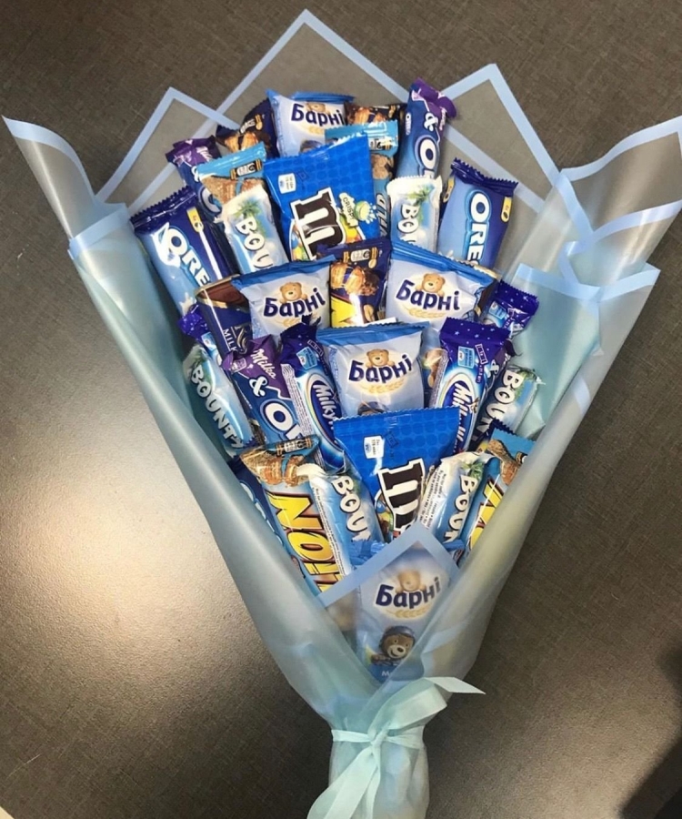 Букет из сладостей для мальчика